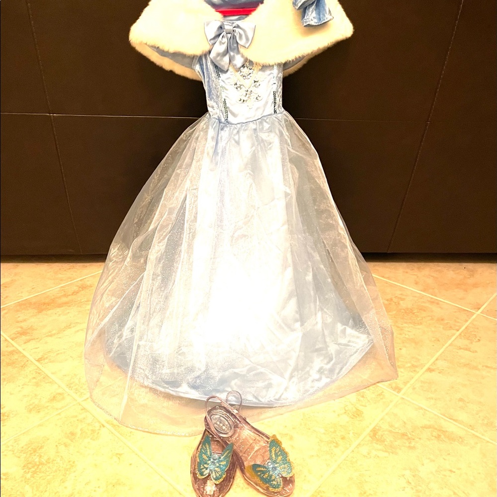 cinderella dress up .. EUC!!